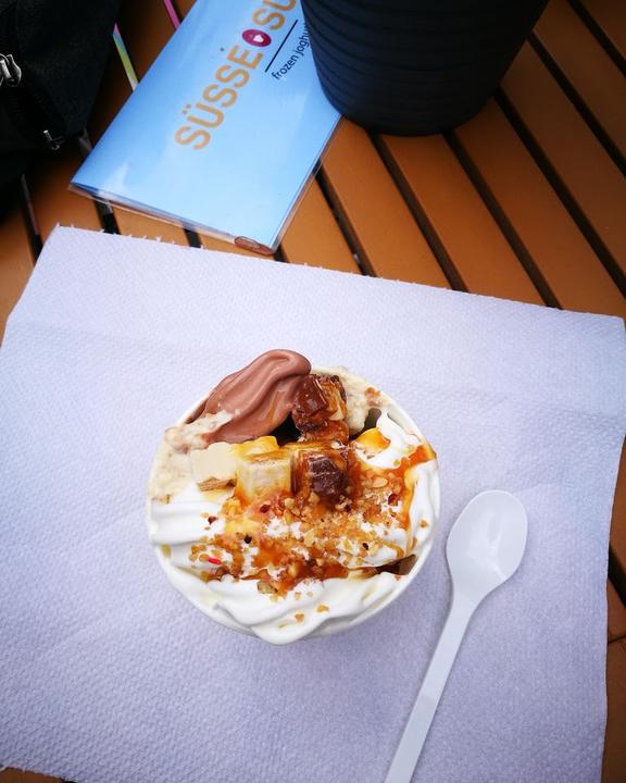 Susse Sunde Frozen Yoghurt, Waffeln & Co